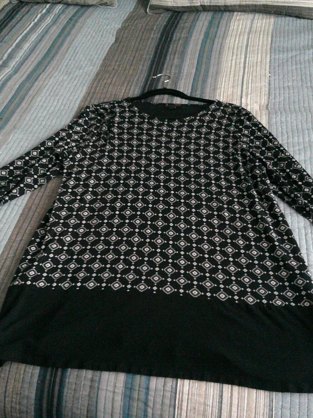 J. Jill wearever   Black, and gray geometric print tunic   Size Large